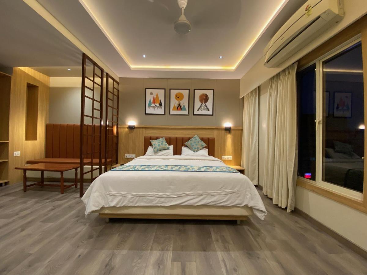Hotel Apex International Вадодара Экстерьер фото